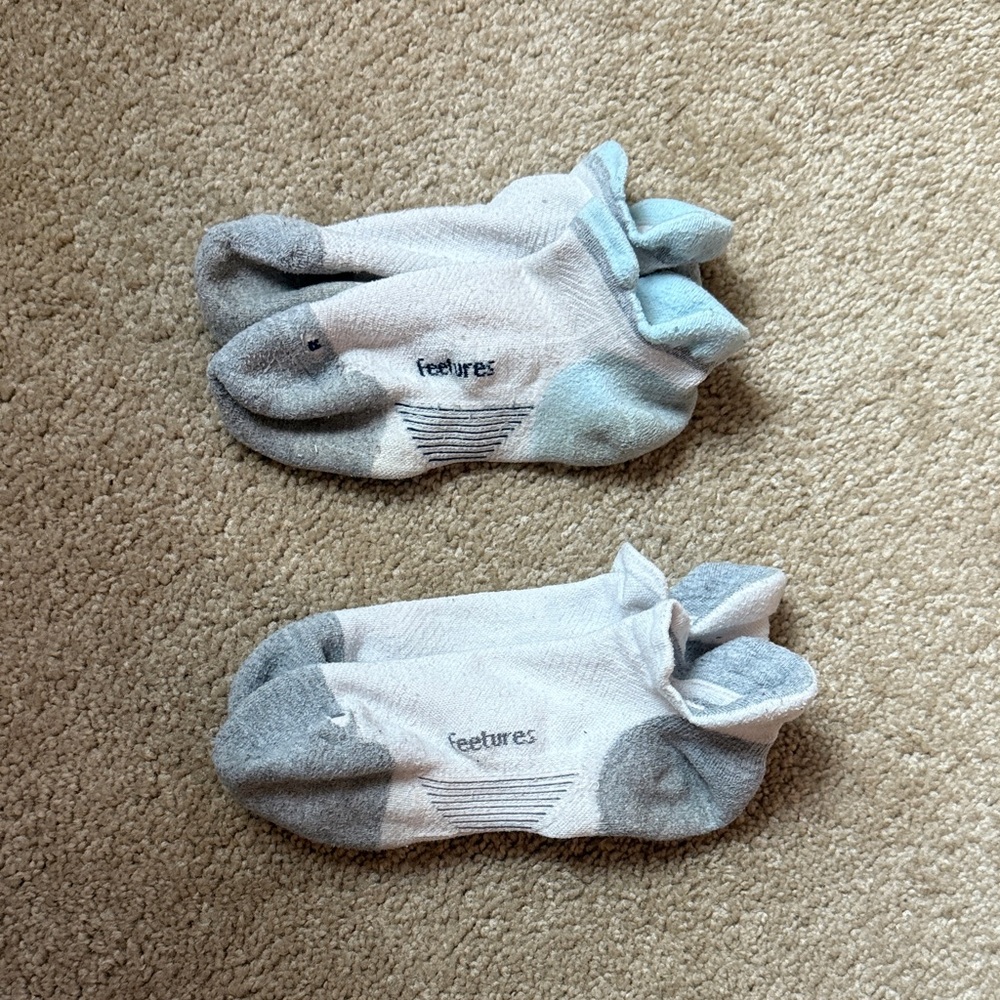 Feetures Sock Set/ Light Blue and Gray and White Ankle Socks